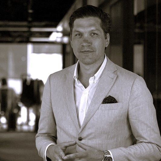Alexander Burman svartvit Hubspot